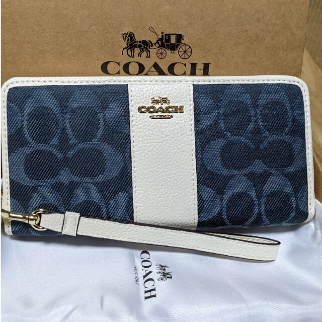 COACH  長財布　青系シグネチャー白のワンポイント