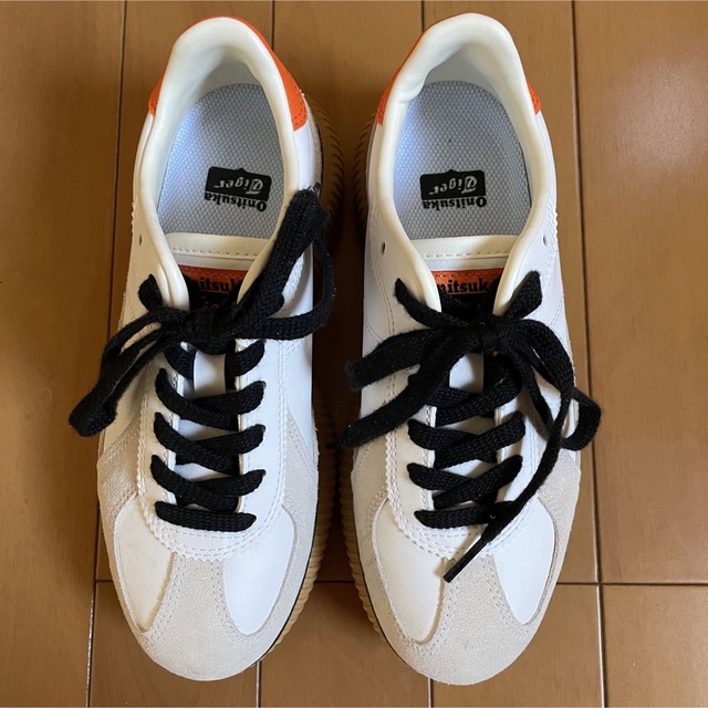 Onitsuka Tiger(オニツカタイガー)の【ぽて様専用】Onitsuka Tiger オニツカタイガー デレシティ  レディースの靴/シューズ(スニーカー)の商品写真