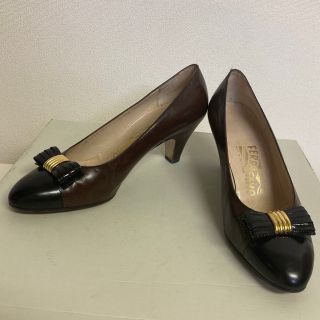 サルヴァトーレフェラガモ(Salvatore Ferragamo)のフェラガモ　リボンパンプス　7 1/2D（24.5〜25cm）(ハイヒール/パンプス)