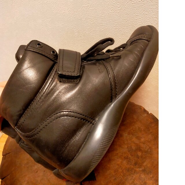 PRADA(プラダ)の【ILL様専用】PRADAハイカットレザースニーカー38.5サイズ25.0-25 レディースの靴/シューズ(スニーカー)の商品写真