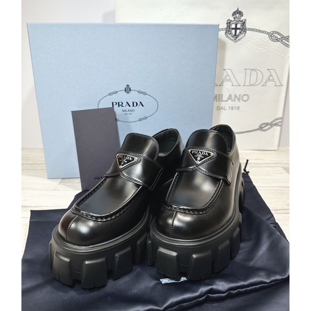 PRADA モノリス ローファー-