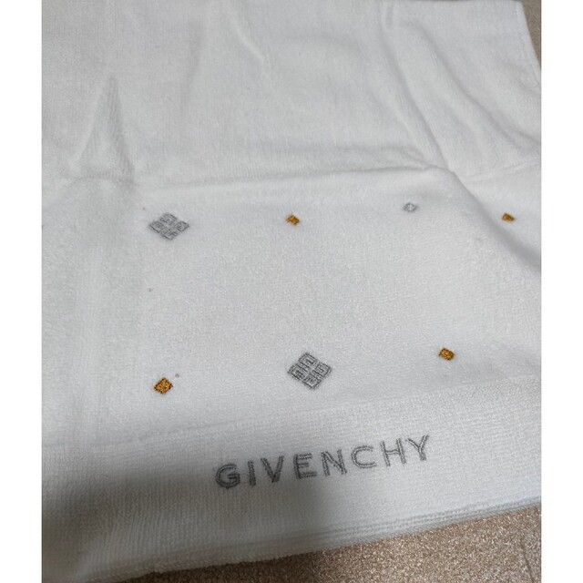 GIVENCHY(ジバンシィ)のGIVENCHY　ジバンシィ　フェイスタオル　ハンドタオルセット インテリア/住まい/日用品の日用品/生活雑貨/旅行(タオル/バス用品)の商品写真