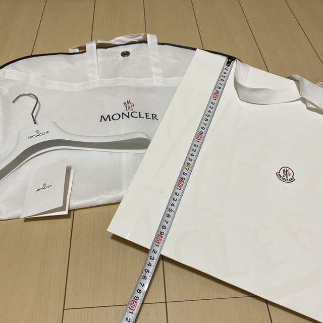 MONCLER(モンクレール)のモンクレールハンガー　モンクレール衣装カバー　モンクレールショップ袋 レディースのバッグ(ショップ袋)の商品写真