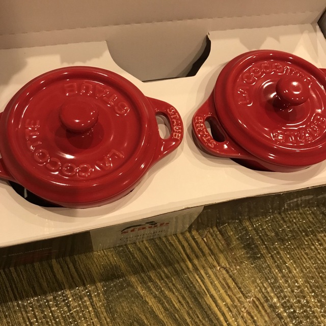 【箱なし新品】staub ストウブ ミニ ココットチェリー10㎝