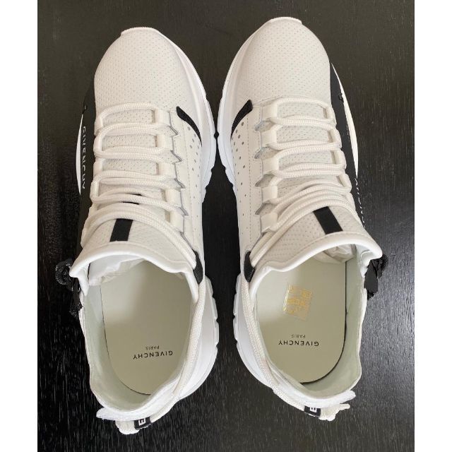 柔らかな質感の - GIVENCHY GIVENCHY ジップ付き スニーカー