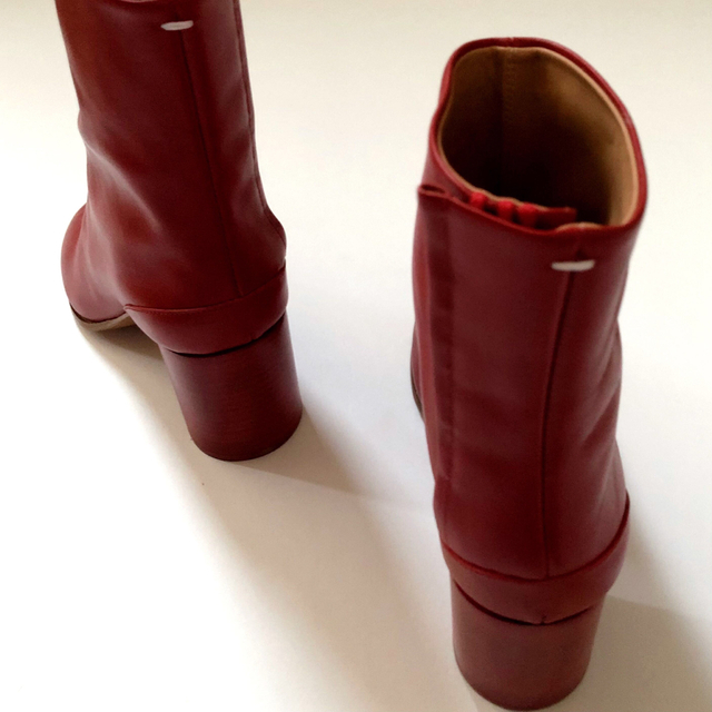 Maison Martin Margiela(マルタンマルジェラ)の新品/37 メゾン マルジェラ 足袋ブーツ タビ TABI レッド レディースの靴/シューズ(ブーツ)の商品写真