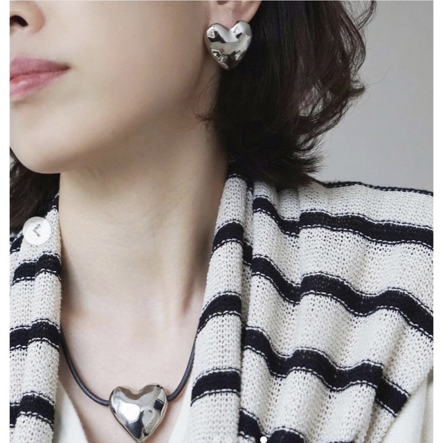 【未使用】♡Lani Couture♡ハートピアス レディースのアクセサリー(ピアス)の商品写真