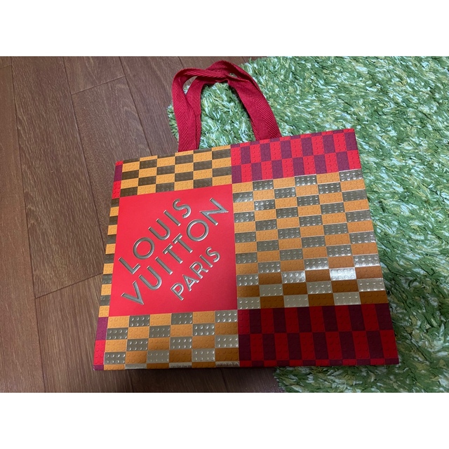 LOUIS VUITTON(ルイヴィトン)のLOUIS VUITTON  ルイヴィトン クリスマス限定 ショッパー　紙袋 レディースのバッグ(ショップ袋)の商品写真