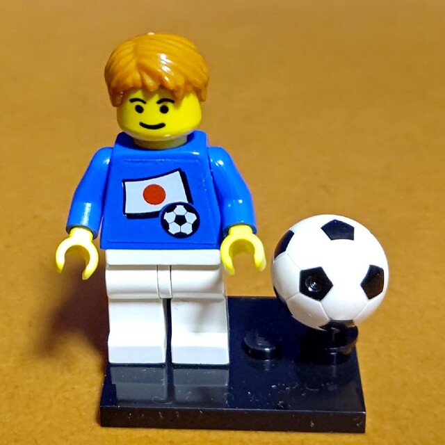 Lego(レゴ)のレゴ★サッカー 日本代表(サムライブルー）選手 背番号4 オリジナル 激レア エンタメ/ホビーのおもちゃ/ぬいぐるみ(その他)の商品写真