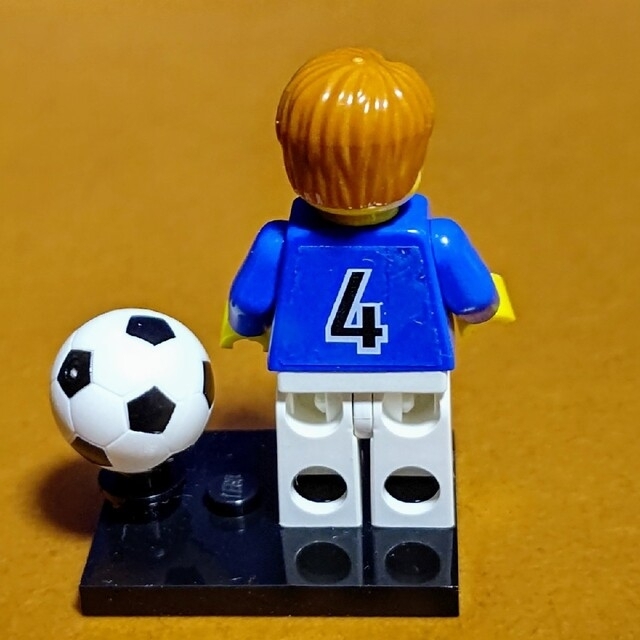 Lego(レゴ)のレゴ★サッカー 日本代表(サムライブルー）選手 背番号4 オリジナル 激レア エンタメ/ホビーのおもちゃ/ぬいぐるみ(その他)の商品写真