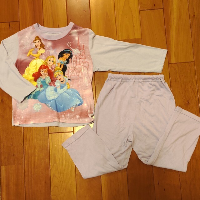 女の子　パジャマ　110cm キッズ/ベビー/マタニティのキッズ服女の子用(90cm~)(パジャマ)の商品写真