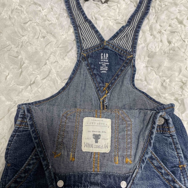 babyGAP(ベビーギャップ)のGAP オーバーオール　6-12m キッズ/ベビー/マタニティのベビー服(~85cm)(パンツ)の商品写真