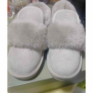 アグ(UGG)のラグジュアリーUGGリアルムートンモカシン(スリッポン/モカシン)