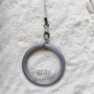 指に優しい スマホリング ストラップ color：gray(スマホストラップ/チャーム)