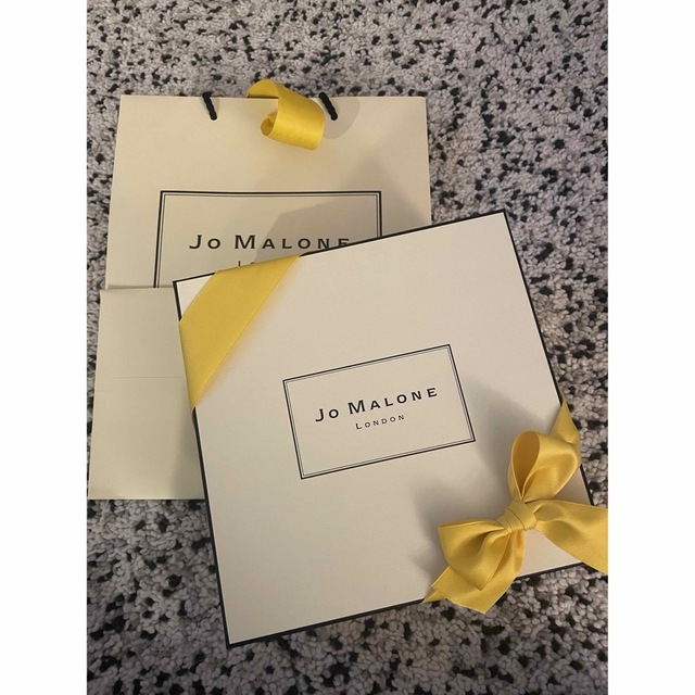 Jo Malone(ジョーマローン)のジョーマローン　ギフト用　ボックス入り　新品未使用 コスメ/美容のボディケア(ハンドクリーム)の商品写真