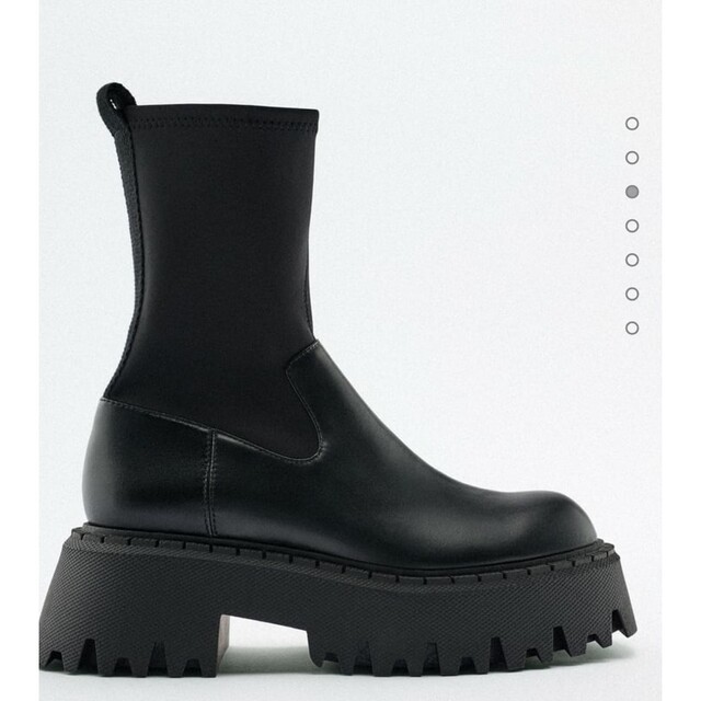 ZARA - トラックソール付きソックススタイルアンクルブーツの通販 by ZARA - トラックソール付きソックススタイルアンクルブーツの通販 by