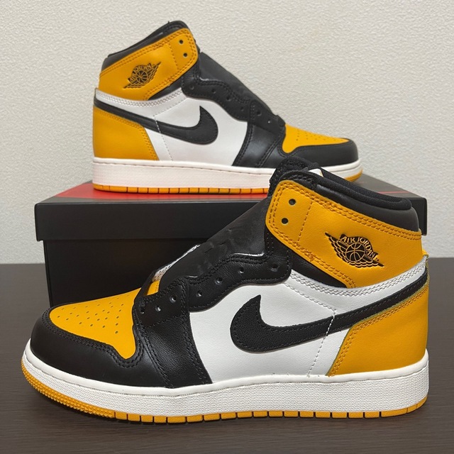 NIKE(ナイキ)の新品！NIKE GS AIR JORDAN 1 HIGH OG TAXI レディースの靴/シューズ(スニーカー)の商品写真