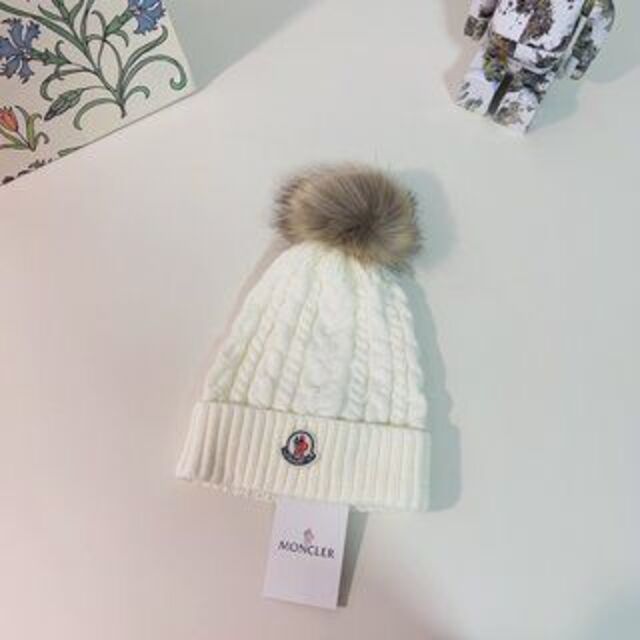激安セール】 MONCLER 新品 男女毛玉麻編みニット帽 ホワイト kids
