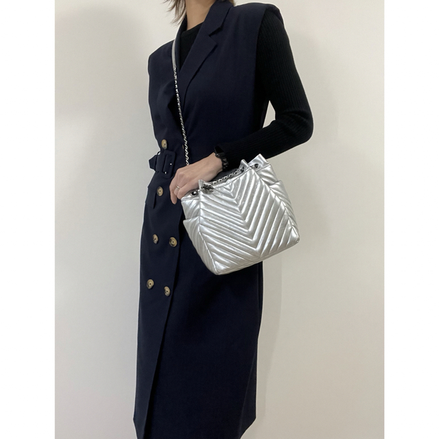 特売 CHANEL シェブロン Vステッチ☆巾着 Wチェーンショルダーバッグ