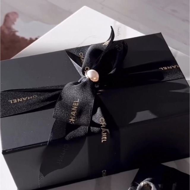 魅力的な価格 CHANEL - CHANEL ブローチ 2022年購入 12月までの出品
