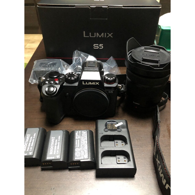 【美品】Panasonic フルサイズカメラ LUMIX S5 レンズキット