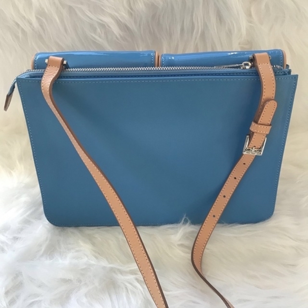 新品保護フィルム付】クレージュ エナメルショルダーバッグcourreges