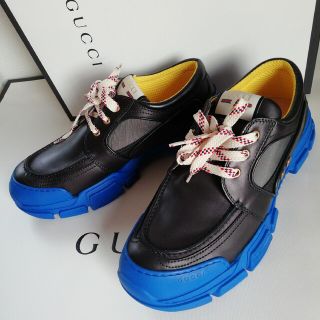 グッチ(Gucci)の正規直営店購入　グッチ　レザー　スニーカー黒　新品、箱付き(スニーカー)