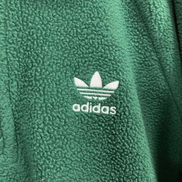 adidas(アディダス)のADIDASアディダス　ハーフジップ前後刺繍ロゴフリースシャツ　緑　ユニセックス メンズのトップス(スウェット)の商品写真