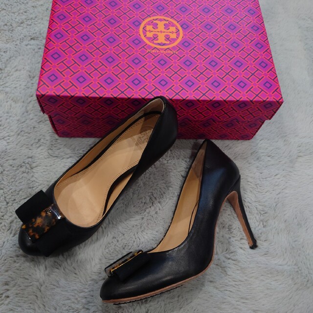 Tory Burch(トリーバーチ)の【美品B】25cm　トリーバーチ　べっ甲リボン　パンプス レディースの靴/シューズ(ハイヒール/パンプス)の商品写真