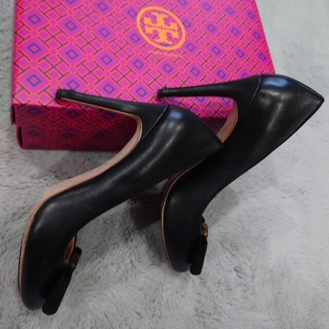 Tory Burch(トリーバーチ)の【美品B】25cm　トリーバーチ　べっ甲リボン　パンプス レディースの靴/シューズ(ハイヒール/パンプス)の商品写真