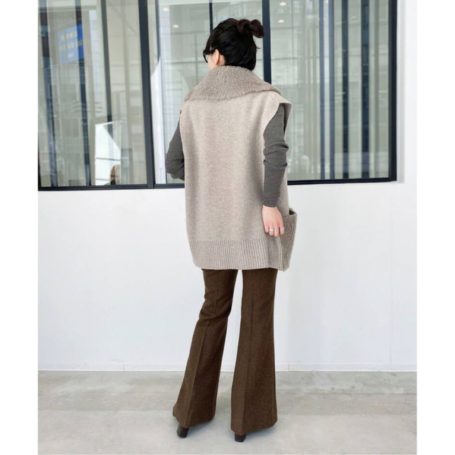 L'Appartement DEUXIEME CLASSE(アパルトモンドゥーズィエムクラス)のL'Appartement Mouton Knit VEST ムートン　ベスト レディースのトップス(ベスト/ジレ)の商品写真