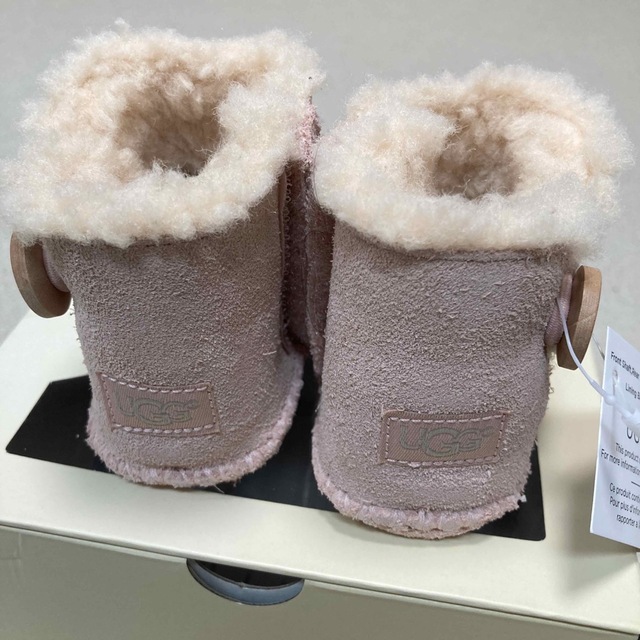 UGG(アグ)のUGG  ブーツ キッズ/ベビー/マタニティのベビー靴/シューズ(~14cm)(ブーツ)の商品写真