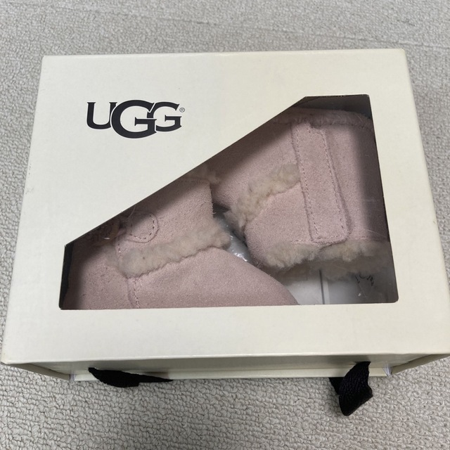 UGG(アグ)のUGG  ブーツ キッズ/ベビー/マタニティのベビー靴/シューズ(~14cm)(ブーツ)の商品写真