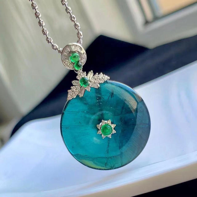 高級】トルマリン ペンダントトップ k18 15.3ct-