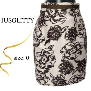 ジャスグリッティー(JUSGLITTY)の美品！ジャスグリッティー　ハリのあるタイトスカート　花柄　ブラウン(ひざ丈スカート)
