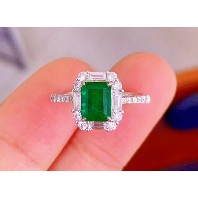 日本製 ダイヤ エメラルド ⭐天然 リング 2.97ct k18 リング(指輪 日本製 ダイヤ エメラルド ⭐天然 リング 2.97ct k18 リング(指輪