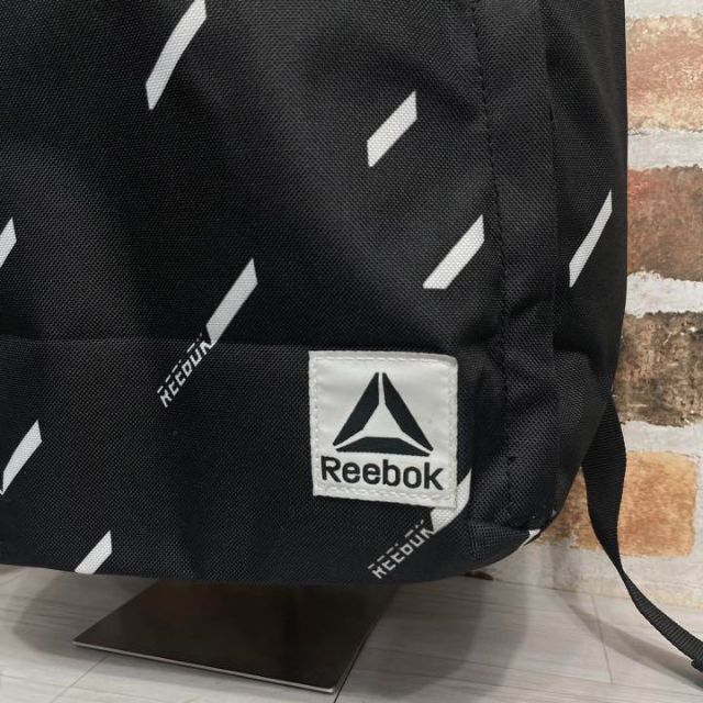 Reebok(リーボック)の極美品✨リーボック　Reebok リュック　バックパック　トレーニング　ブラック メンズのバッグ(バッグパック/リュック)の商品写真