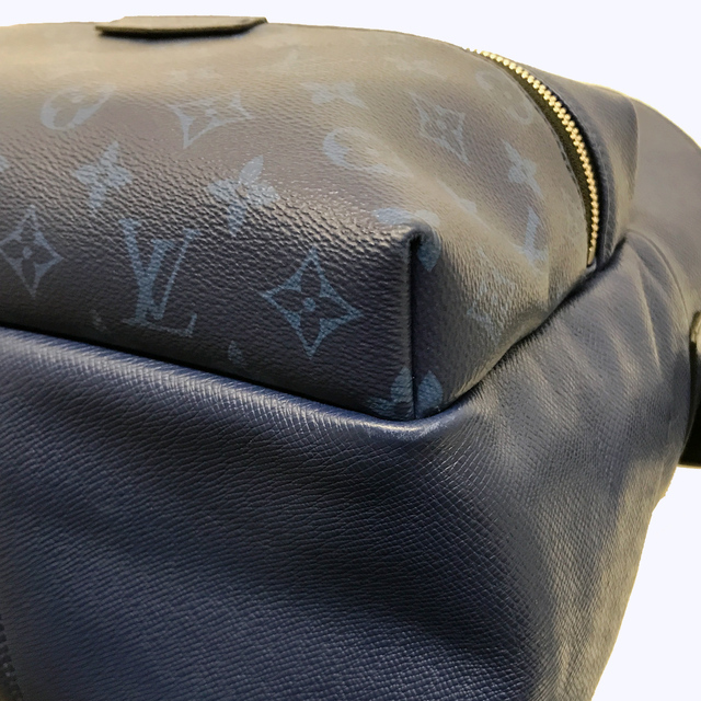 LOUIS VUITTON(ルイヴィトン)のセール 超美品 LOUIS VUITTON/ルイ・ヴィトン M30229/ディスカバリー・バックパックリュック・デイパック ブルー タイガ LV 【中古】 レディースのバッグ(リュック/バックパック)の商品写真