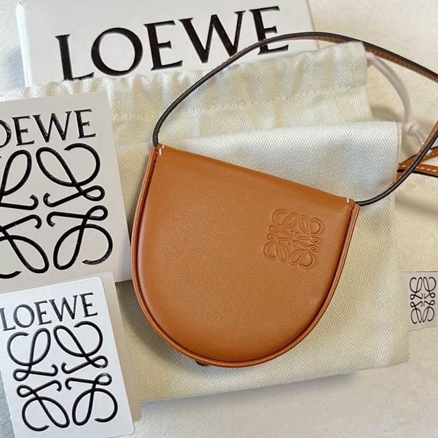 【新品未使用】LOEWE ミニヒールポーチショルダー アナグラム　カーフレザー