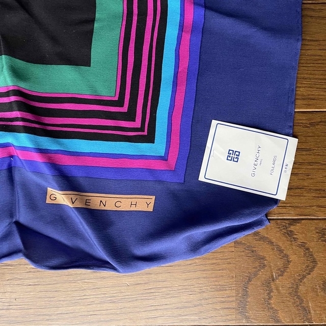 GIVENCHY(ジバンシィ)の■GIVENCHY スカーフ レディースのファッション小物(バンダナ/スカーフ)の商品写真