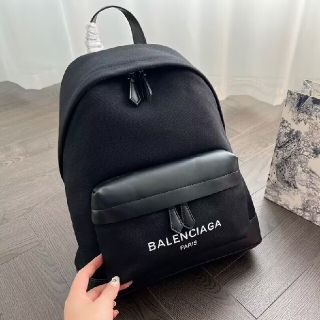 Balenciaga - ユニセックスバッグリュックの通販|ラクマ