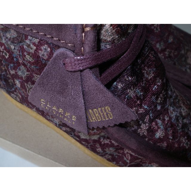 Clarks(クラークス)のクラークス ワラビー ブーツ ベルベット UK7.5 burgundy  メンズの靴/シューズ(ブーツ)の商品写真