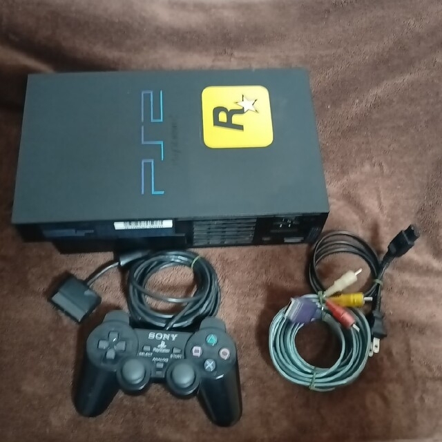 PlayStation2(プレイステーション2)のPS2　本体　セット　SCPH-50000 エンタメ/ホビーのゲームソフト/ゲーム機本体(家庭用ゲーム機本体)の商品写真