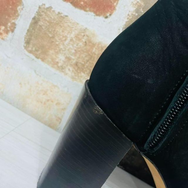 CARVEN(カルヴェン)の本革使用✨carven カルヴェン　エナメル　レザー　ショートブーツ　38 黒 レディースの靴/シューズ(ブーツ)の商品写真