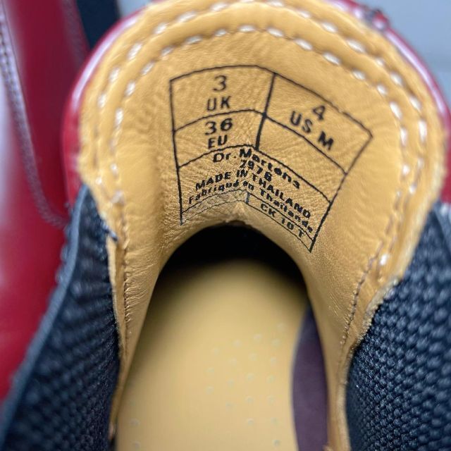 贈呈 新品 DR. MARTENS UK3 チェルシーブーツ チェリーレッド asakusa