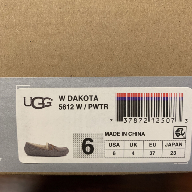 UGG(アグ)のUGG DAKOTA モカシン レディースの靴/シューズ(スリッポン/モカシン)の商品写真