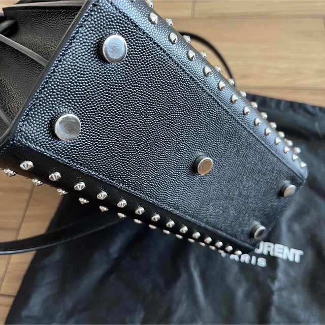 サンローラン サックドジュールナノ YSL レザー黒 スタッズ ミニハンドバッグ