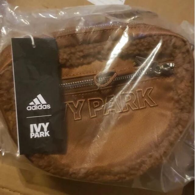 adidas(アディダス)の【完売品】adidas ivy park シェルパ　ベルトバッグ　フルセット レディースのバッグ(ボディバッグ/ウエストポーチ)の商品写真