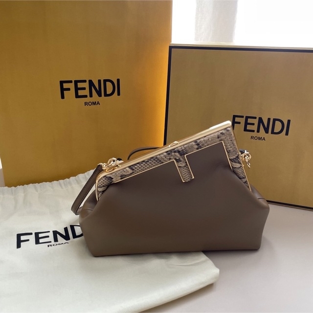 FENDI(フェンディ)のフェンディ ファースト スモール ベージュ パイソン レディースのバッグ(ショルダーバッグ)の商品写真