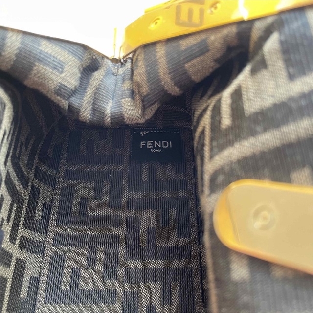 FENDI(フェンディ)のフェンディ ファースト スモール ベージュ パイソン レディースのバッグ(ショルダーバッグ)の商品写真